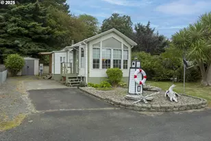 1210 SE 48th Pl, Lincoln City, OR 97367 - Photo 4