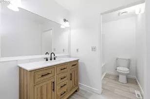 7048 Glacier Dr, Springfield, OR 97478 - Photo 22