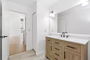 7048 Glacier Dr, Springfield, OR 97478 - Photo 24