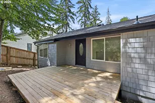 7048 Glacier Dr, Springfield, OR 97478 - Photo 2