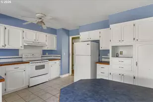 1645 SW 27th St, Gresham, OR 97080 - Photo 14