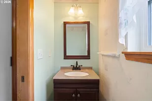240 E Jersey St, Gladstone, OR 97027 - Photo 4