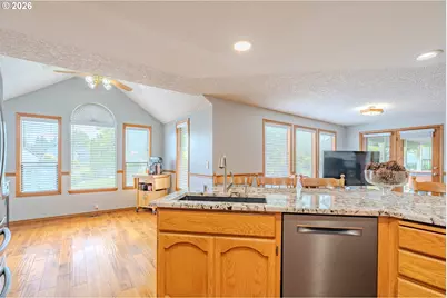 10933 NE Sherwood Dr, Vancouver, WA 98686 - Photo 6