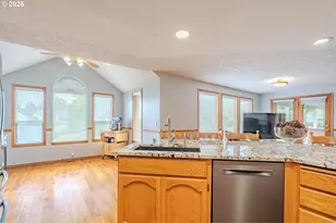 10933 NE Sherwood Dr, Vancouver, WA 98686 - Photo 6
