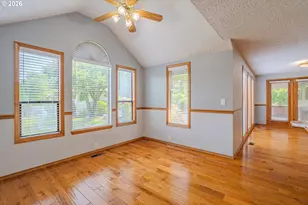 10933 NE Sherwood Dr, Vancouver, WA 98686 - Photo 8
