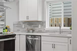 9281 E Burnside St, Portland, OR 97216 - Photo 4