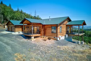 1757 Riddle By Pass Rd, Riddle, OR 97469 - Photo 2