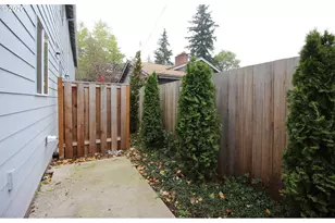 12140 SE Bush St, Portland, OR 97266 - Photo 10