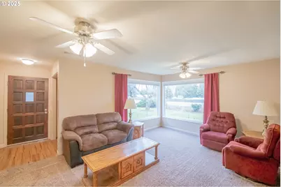 1110 Cascade Dr, Lebanon, OR 97355 - Photo 8