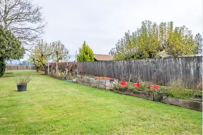 1110 Cascade Dr, Lebanon, OR 97355 - Photo 32