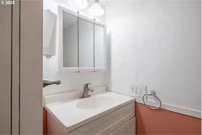 1110 Cascade Dr, Lebanon, OR 97355 - Photo 22