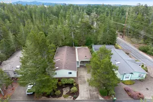 146 42nd Way, Florence, OR 97439 - Photo 4