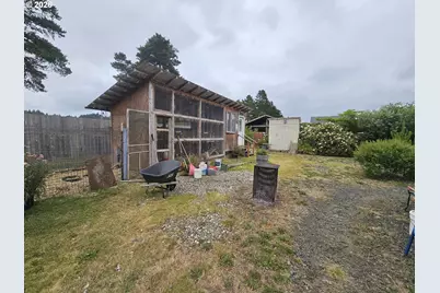 900 Railroad Ave, Lakeside, OR 97449 - Photo 26