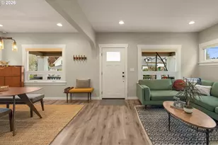 3645 SE Center St, Portland, OR 97202 - Photo 8