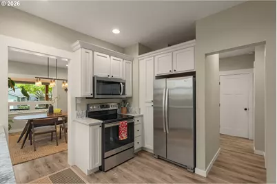 3645 SE Center St, Portland, OR 97202 - Photo 12