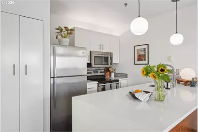 315 NW Uptown Ter #A1, Portland, OR 97210 - Photo 8