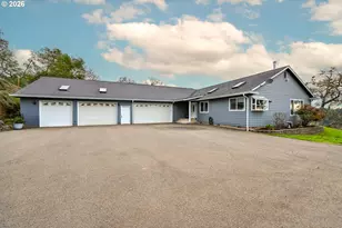 658 Ryan Heights Ln, Roseburg, OR 97470 - Photo 2