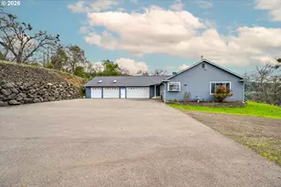 658 Ryan Heights Ln, Roseburg, OR 97470 - Photo 4