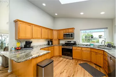 658 Ryan Heights Ln, Roseburg, OR 97470 - Photo 12