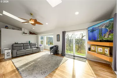 658 Ryan Heights Ln, Roseburg, OR 97470 - Photo 16