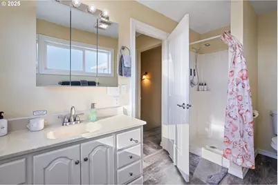 259 S Pacific St, Rockaway Beach, OR 97136 - Photo 34