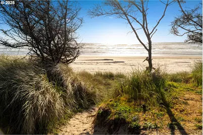 259 S Pacific St, Rockaway Beach, OR 97136 - Photo 14