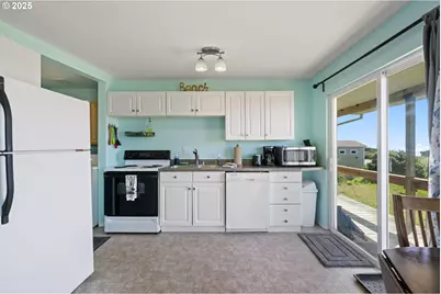 259 S Pacific St, Rockaway Beach, OR 97136 - Photo 42