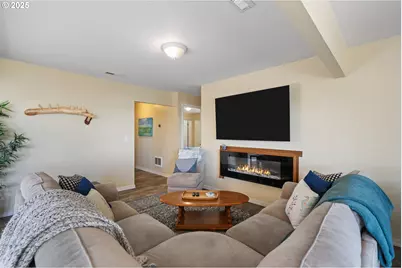 259 S Pacific St, Rockaway Beach, OR 97136 - Photo 8