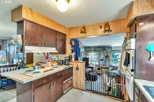 10510 SE Harold St, Portland, OR 97266 - Photo 14