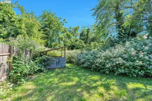10510 SE Harold St, Portland, OR 97266 - Photo 38