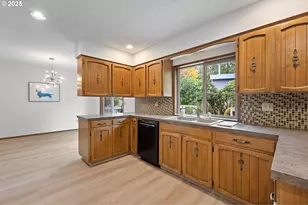 14646 NE Weidler St, Portland, OR 97230 - Photo 10