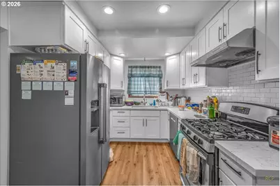 240 NE 80th Ave, Portland, OR 97213 - Photo 6