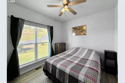 220 NE Spring Ave, Depoe Bay, OR 97341 - Photo 26