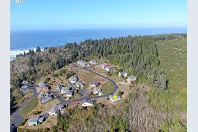 220 NE Spring Ave, Depoe Bay, OR 97341 - Photo 34