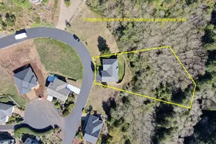 220 NE Spring Ave, Depoe Bay, OR 97341 - Photo 32