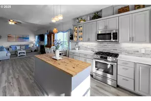 220 NE Spring Ave, Depoe Bay, OR 97341 - Photo 16