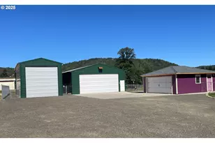 221 Main St, Riddle, OR 97469 - Photo 36