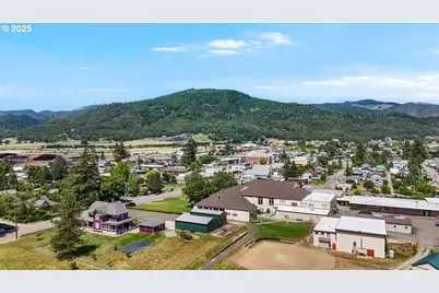 221 Main St, Riddle, OR 97469 - Photo 48