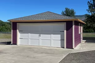 221 Main St, Riddle, OR 97469 - Photo 42