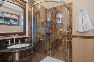 221 Main St, Riddle, OR 97469 - Photo 26