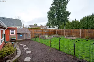 341 NW 10th St, McMinnville, OR 97128 - Photo 32