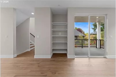 9818 SW 34th Pl, Portland, OR 97219 - Photo 10