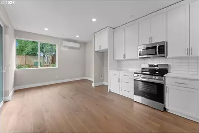 9818 SW 34th Pl, Portland, OR 97219 - Photo 8