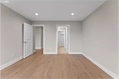 9818 SW 34th Pl, Portland, OR 97219 - Photo 16