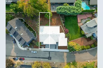 9818 SW 34th Pl, Portland, OR 97219 - Photo 2