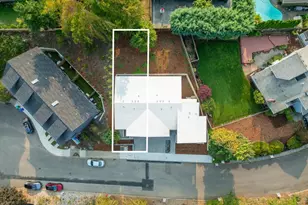 9818 SW 34th Pl, Portland, OR 97219 - Photo 2