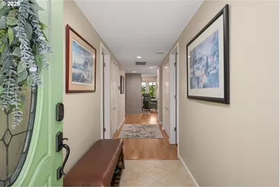9625 SW Brentwood Pl, Portland, OR 97224 - Photo 8