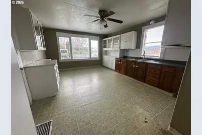 1745 Winston Rd, Hood River, OR 97031 - Photo 8