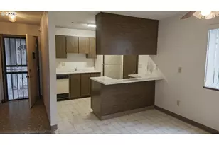 2704 SE 138th Ave, Portland, OR 97236 - Photo 4
