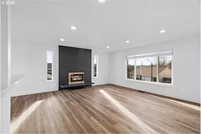 404 SW Riverview Ave, Gresham, OR 97080 - Photo 6